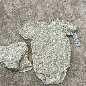 Carters one-piece w hat